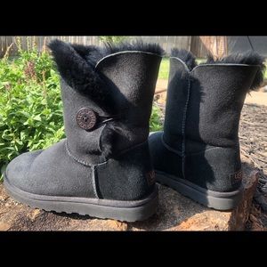 Black Bailey Button Ugg Boots